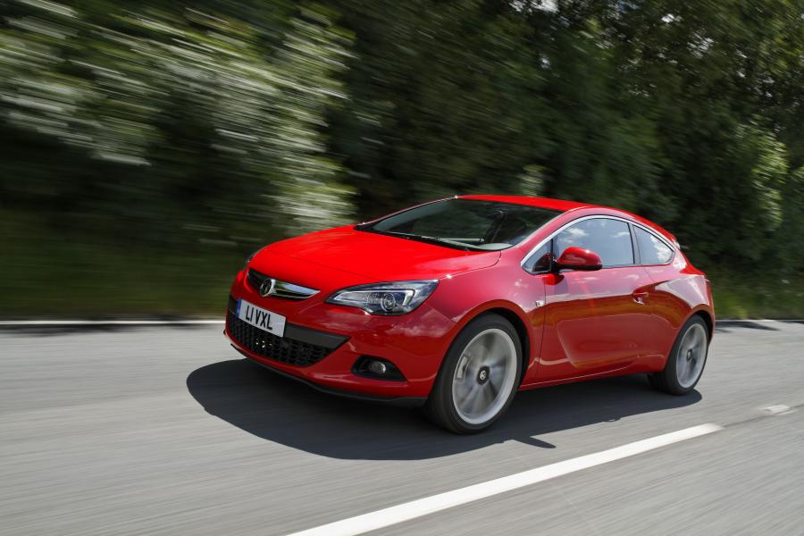  Vauxhall Astra GTC 2012 года  (фото 33 из 62)